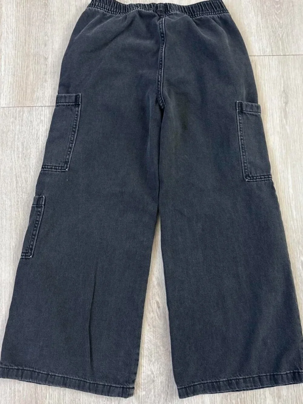 Old Navy Girls High-Waisted Pull-On Super Wide-Leg Cargo Jeans Size 10–12